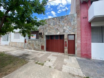 CASA EN VENTA Calle Andres Pazos