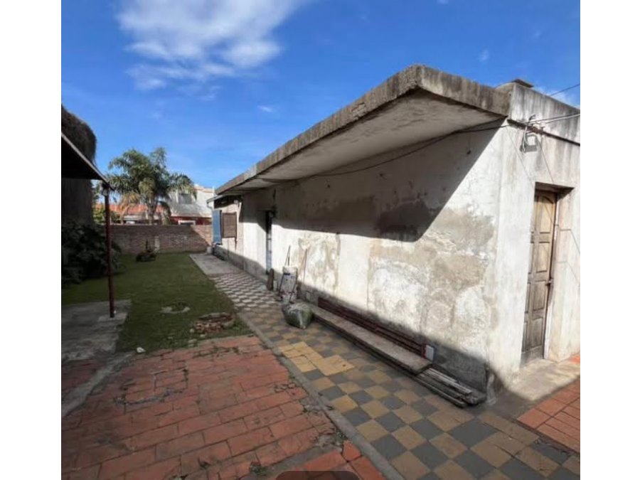 VENTA Propiedad calle Blas Parera a dos cuadras Plaza Vea