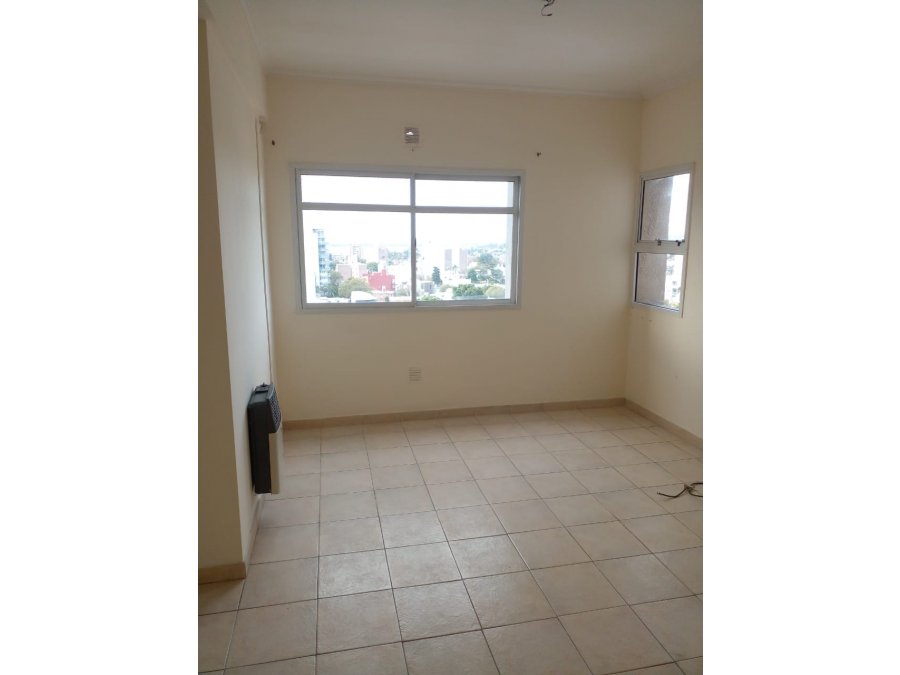Alquilo dpto 1 dorm. en calle Colón al 100