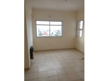 Alquilo dpto 1 dorm. en calle Colón al 100