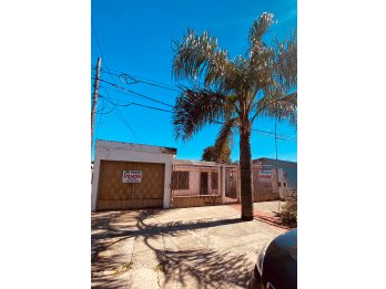 CASA EN VENTA División Los Andes al 2100
