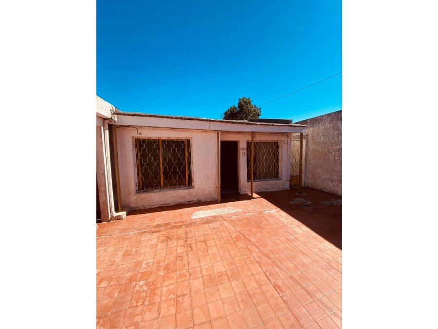 CASA EN VENTA División Los Andes al 2100