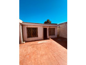 CASA EN VENTA División Los Andes al 2100