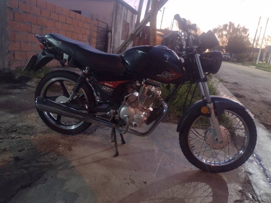 Vendo o permuto por algún autito o otra moto del mismo estad