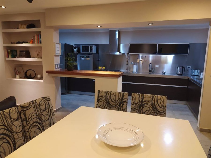 3 dormitorios-3 baños - oficina - terraza - piscina- 300M2