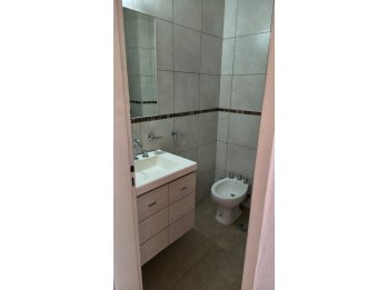 ALQUILO MODERNO DEPARTAMENTO DE UN DORMITORIO