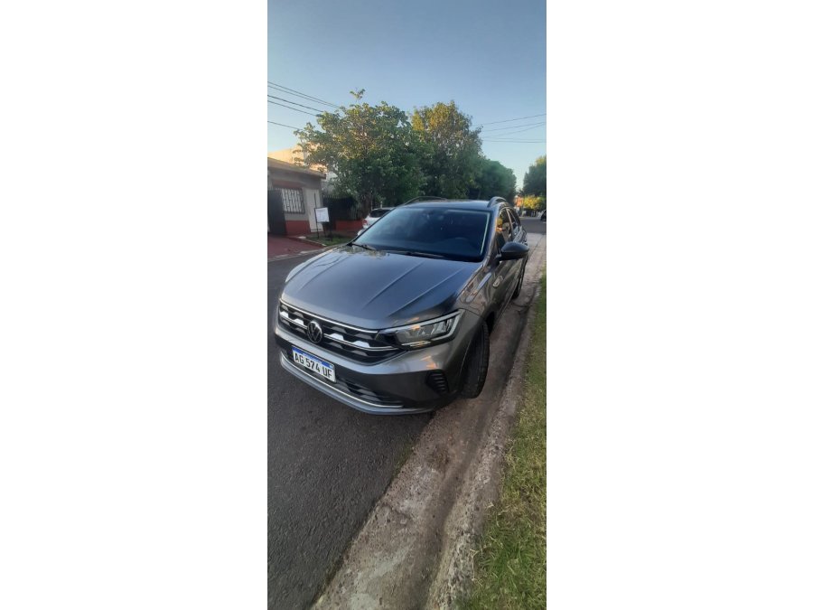 Volkswagen Nivus 1.0 Tsi 200 Comfortline. Impecable