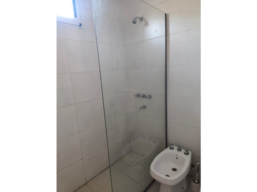 ALQUILER DE CASA EN EL ÑAPINDA Y EL CAMBARA, CIUDAD PARANA