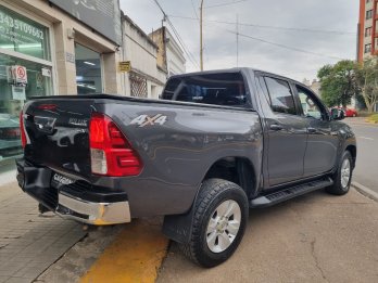 No te demores Toyota Hilux 2.8 TD SRV 4x4 Aut / 2016