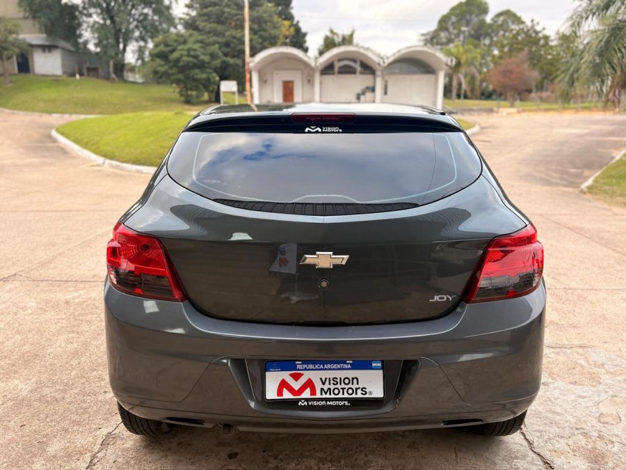 CHEVROLET ONIX JOY 5P 1.4. Recibo vehículos.