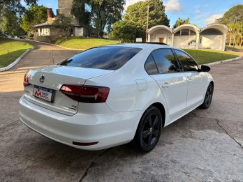 VOLKSWAGEN VENTO 1.4 TSI BM TECH. Recibo vehículos.