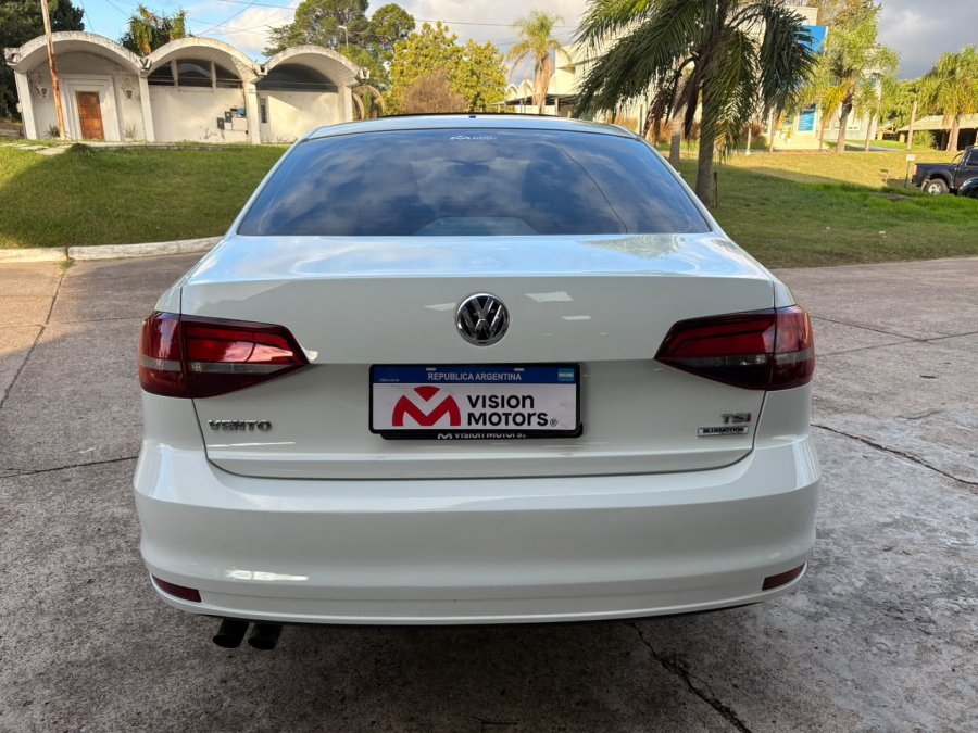 VOLKSWAGEN VENTO 1.4 TSI BM TECH. Recibo vehículos.