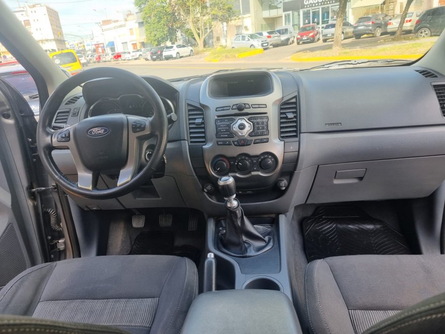Única Ford Ranger 3.2 TDi XLT 4x2 MT / 2014 Km/159.000