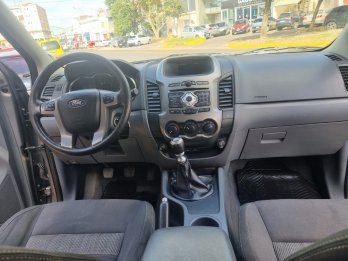 Única Ford Ranger 3.2 TDi XLT 4x2 MT / 2014 Km/159.000