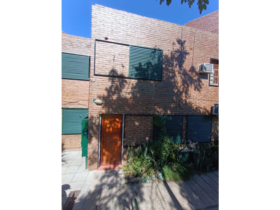 VENTA DE DUPLEX CALLE DIAMANTE SERVICIOS CONECTADOS