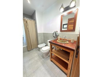 venta de casa- arquitectura y diseño a orillas del rio.