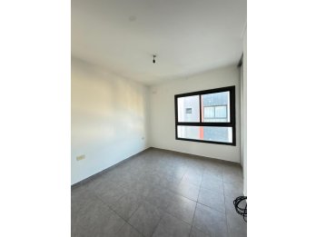 Hermoso departamento con cochera calle uruguay y la rioja.