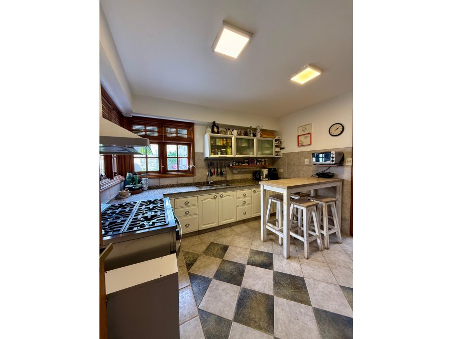 CASA 3 DORMITORIOS EN VENTA / 275 m² CENTRO DE PARANÁ