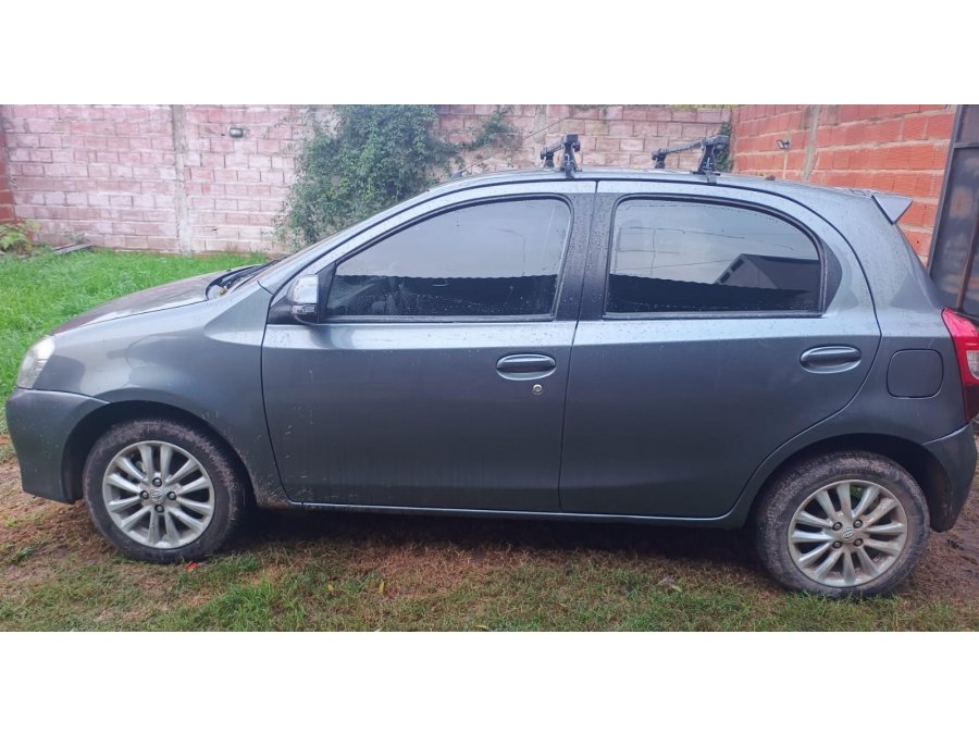 ETIOS XLS - 5 PUERTAS -  2015