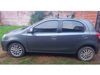 ETIOS XLS - 5 PUERTAS -  2015