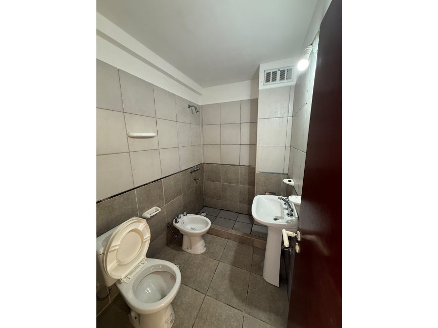 Se alquila monoambiente centrico calle Yrigoyen y 25 de Mayo