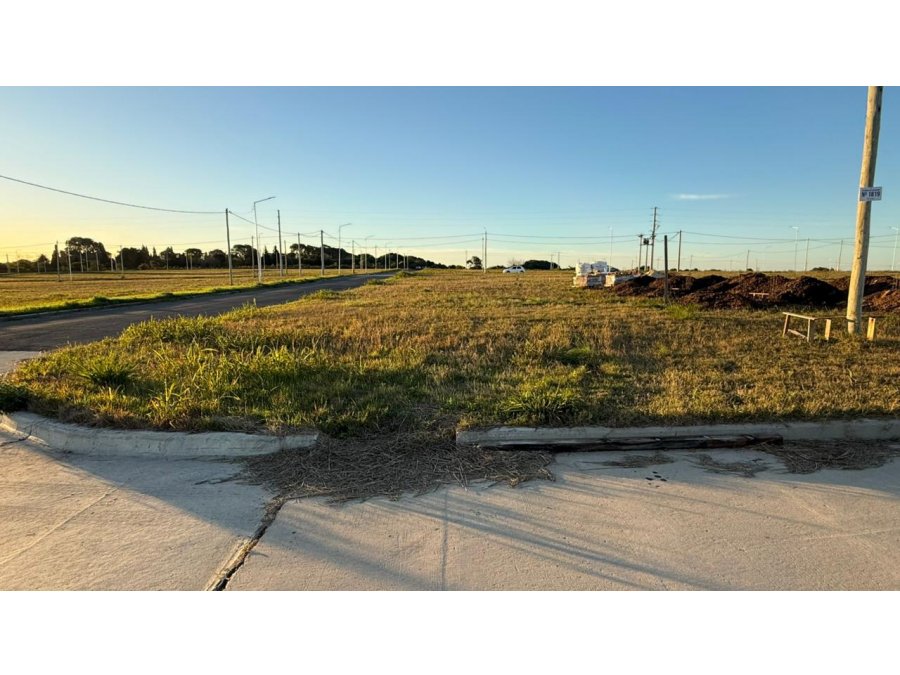 TERRENO EN EL TRIANGULAR, ORO VERDE, LOTE EN ESQUINA 318 M2