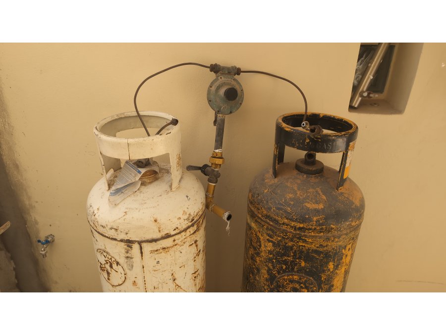 Dos Tubos de gas 45 con regulador