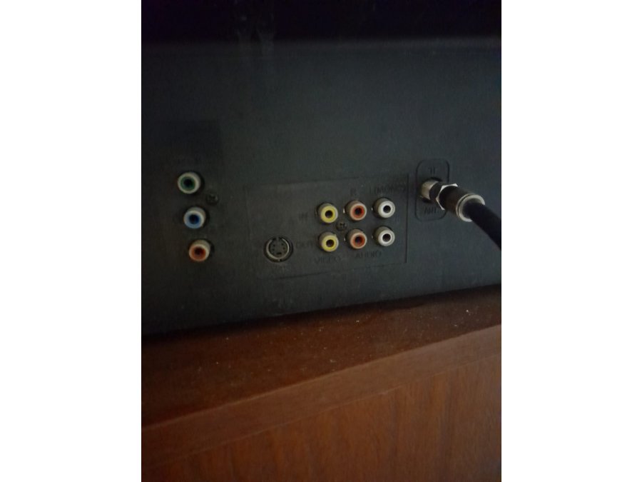 HERMOSO    TV    DE     TUBO