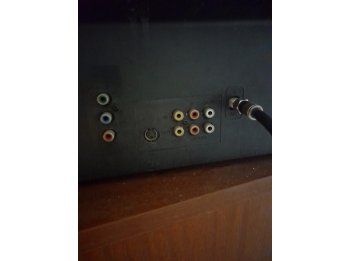 HERMOSO    TV    DE     TUBO