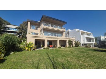🏡✨ **CASA PREMIUM EN VENTA – BARRIO PRIVADO PUERTO URQUIZA*