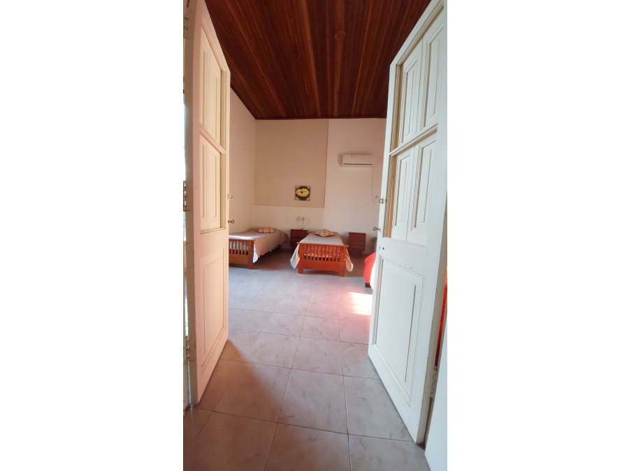 Casona con amplio parque y pileta, Villa Urquiza