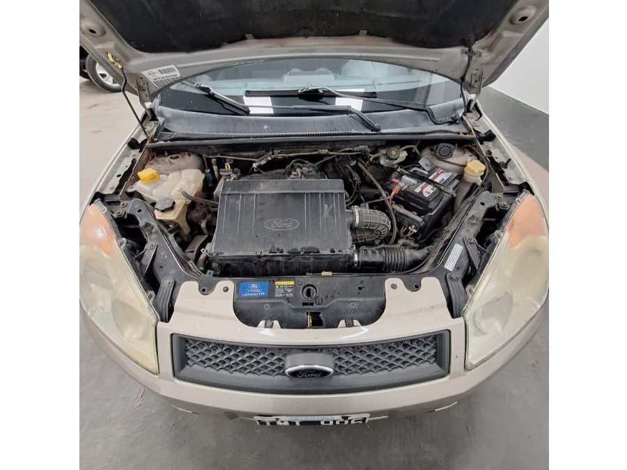 FORD FIESTA MAX 1.6L - 2010 - 193.000 KMS