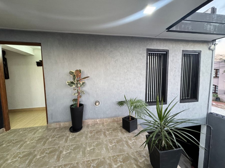 Carlos Darwin al 300. Moderna casa en venta zona thompson 0