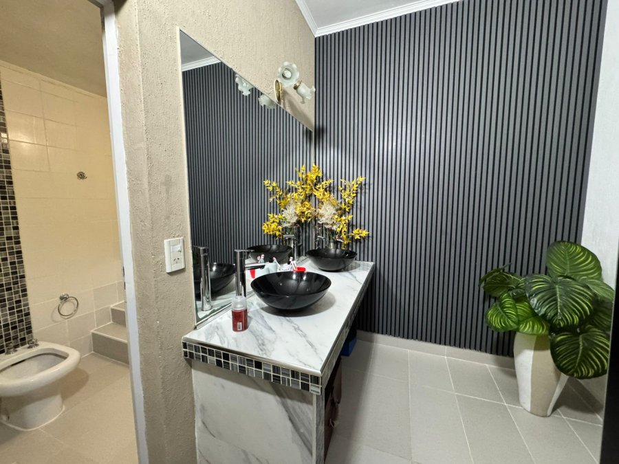 Carlos Darwin al 300. Moderna casa en venta zona thompson 0