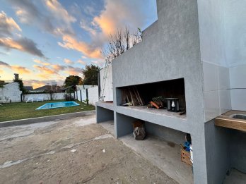 Carlos Darwin al 300. Moderna casa en venta zona thompson 0