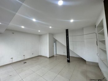 SE ALQUILA LOCAL COMERCIAL FRENTE A TERMINAL