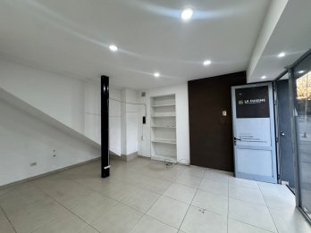 SE ALQUILA LOCAL COMERCIAL FRENTE A TERMINAL