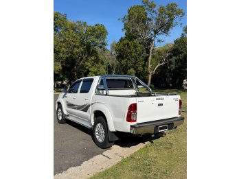 VENDO HILUX SRV 2013