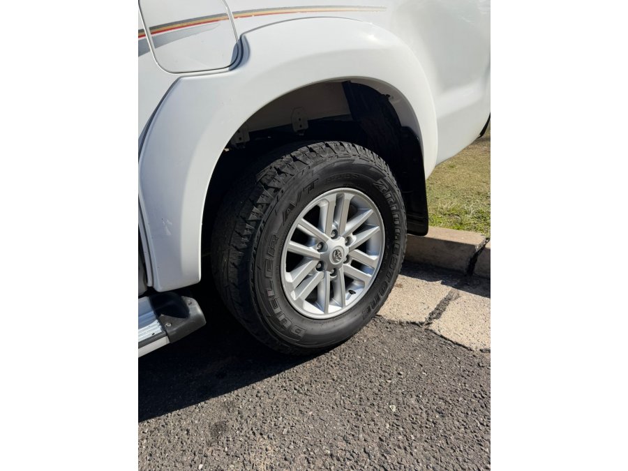 VENDO HILUX SRV 2013