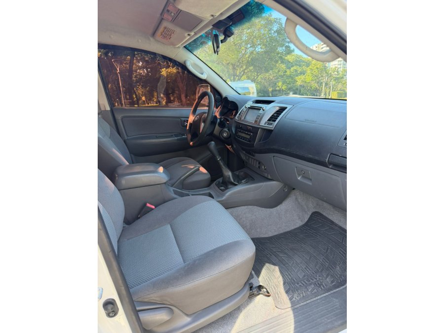 VENDO HILUX SRV 2013