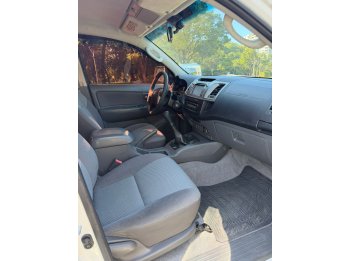 VENDO HILUX SRV 2013