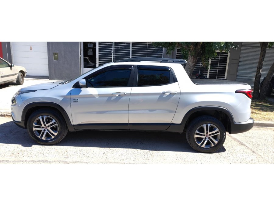 FIAT TORO 4X4 IMPECABLE 90 MIL KM