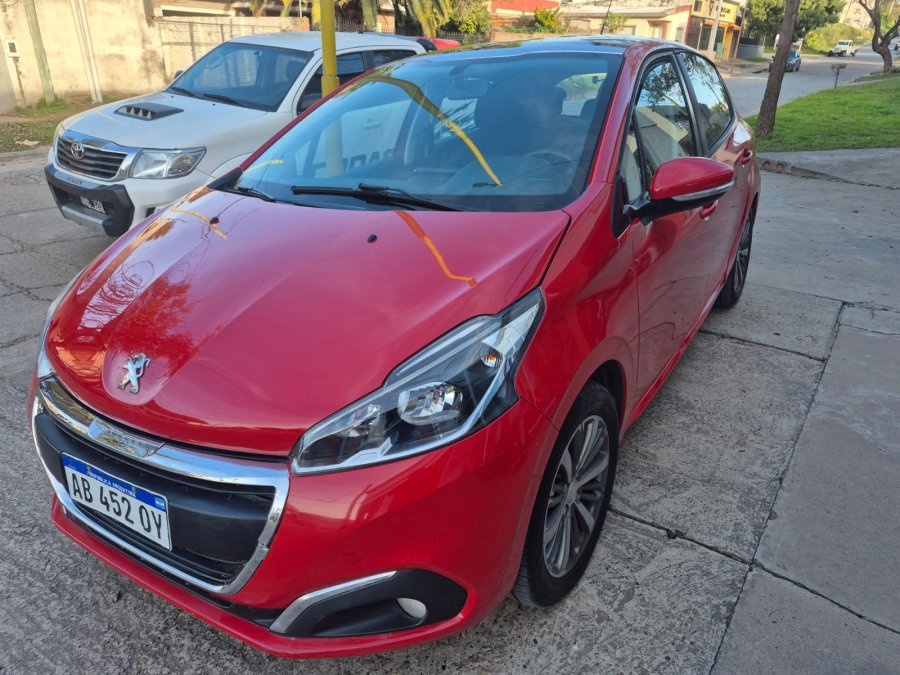 208 allure 1.6 2017 84.000km. Vendo o permuto mayor-menor