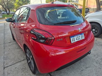 208 allure 1.6 2017 84.000km. Vendo o permuto mayor-menor