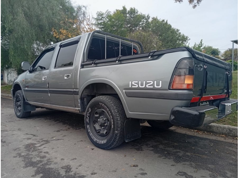Vendo Izuzu 2003