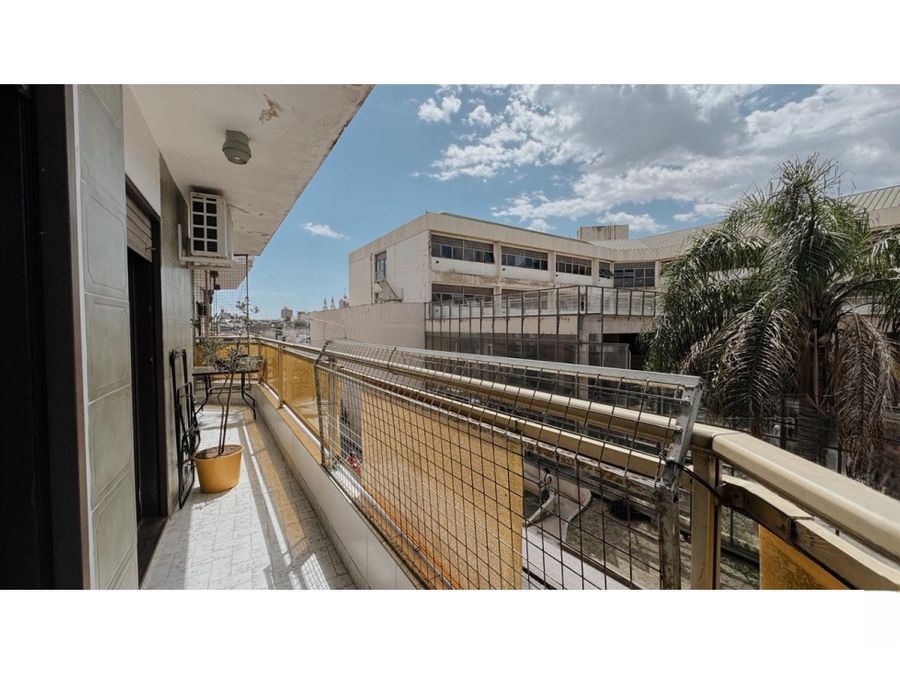 Departamento de 3 Dormitorios con Cochera en Pleno Centro de