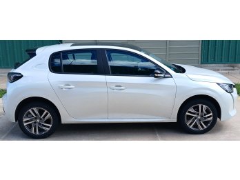 VENDO PEUGEOT 208 FELINE 2024
