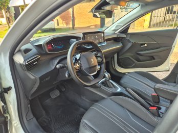 VENDO PEUGEOT 208 FELINE 2024
