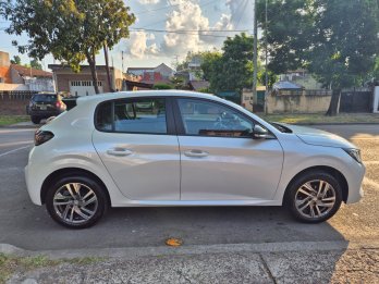 VENDO PEUGEOT 208 FELINE 2024