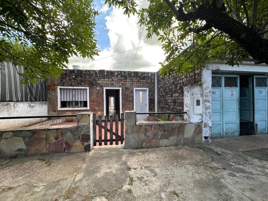 ✅VENDO CASA A RECICLAR ZONA AV RAMÍREZ Y PASTEUR U$D49.000🔥